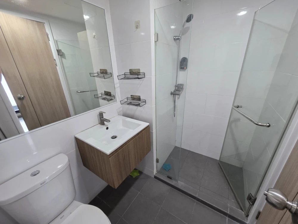 For rent: The Excel Groove Lasalle 52, a nice room on the 6th floor, good location, beautiful view, comes with complete facilities, reserve now!