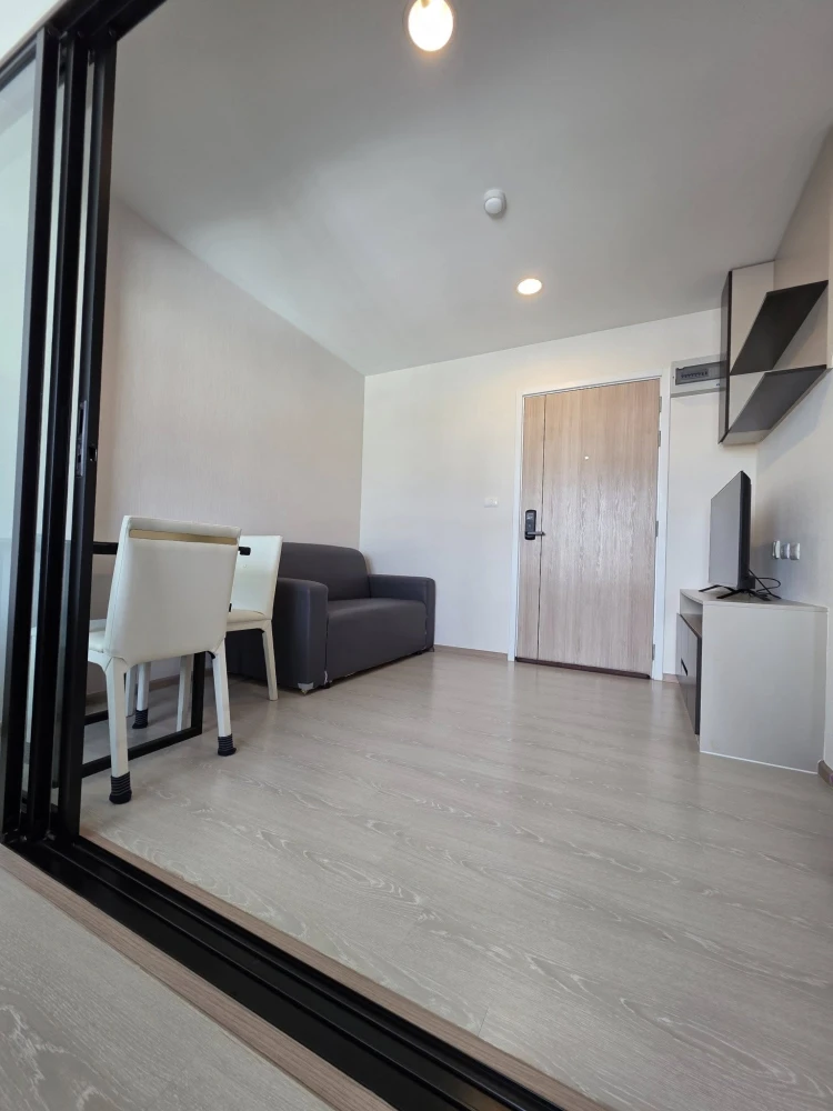 For rent: The Excel Groove Lasalle 52, a nice room on the 6th floor, good location, beautiful view, comes with complete facilities, reserve now!