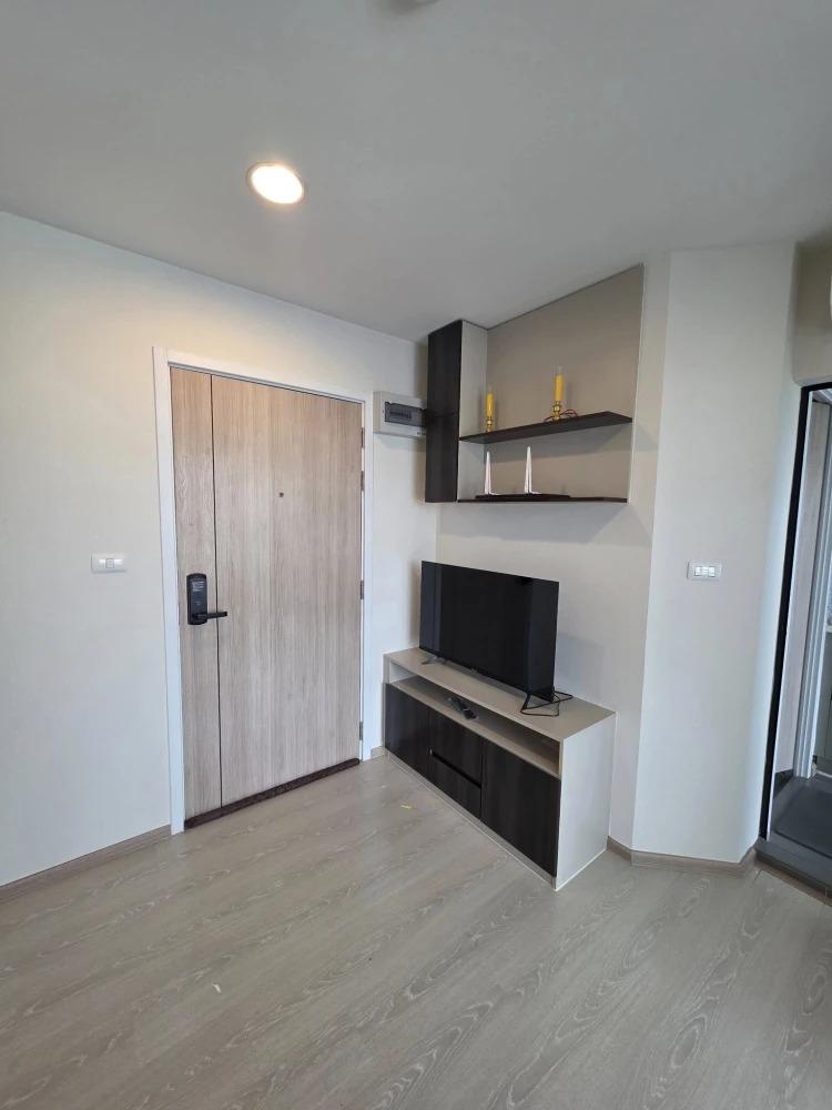 For rent: The Excel Groove Lasalle 52, a nice room on the 6th floor, good location, beautiful view, comes with complete facilities, reserve now!