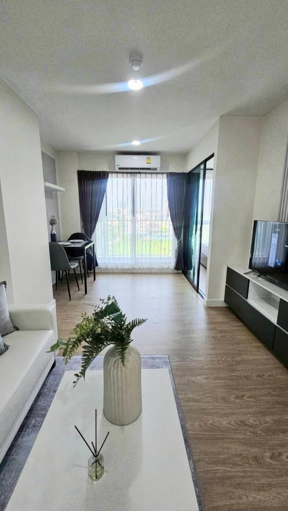 For Rent: The Excel Groove Lasalle 52, corner unit offering privacy, fully furnished, great view. Don't miss out!