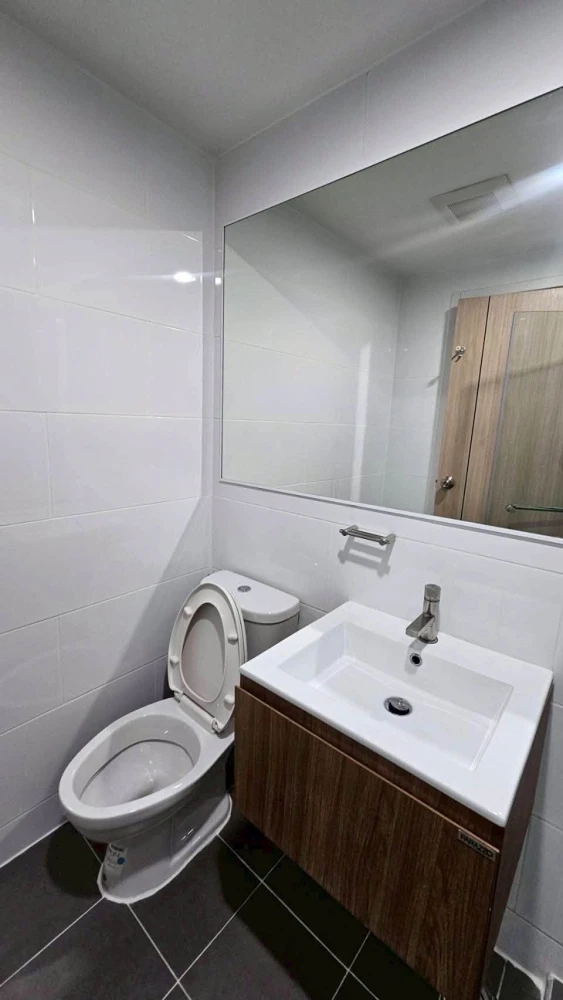 For Rent: The Excel Groove Lasalle 52, corner unit offering privacy, fully furnished, great view. Don't miss out!