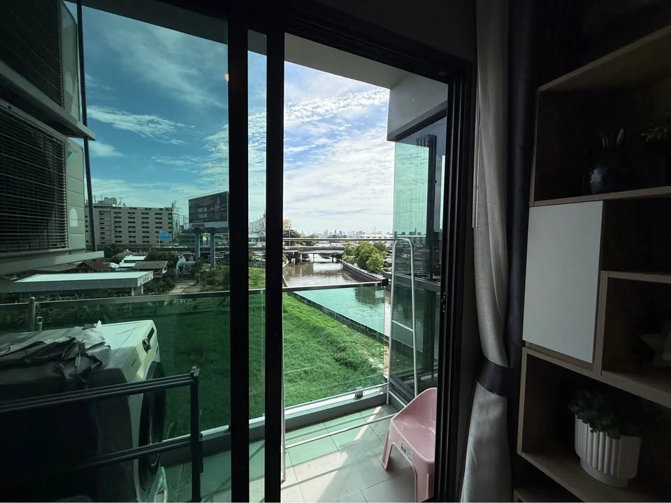 For rent: The Excel Hideaway Sukhumvit 50, spacious room, comfortable, good view, with amenities. Book now before you miss out!