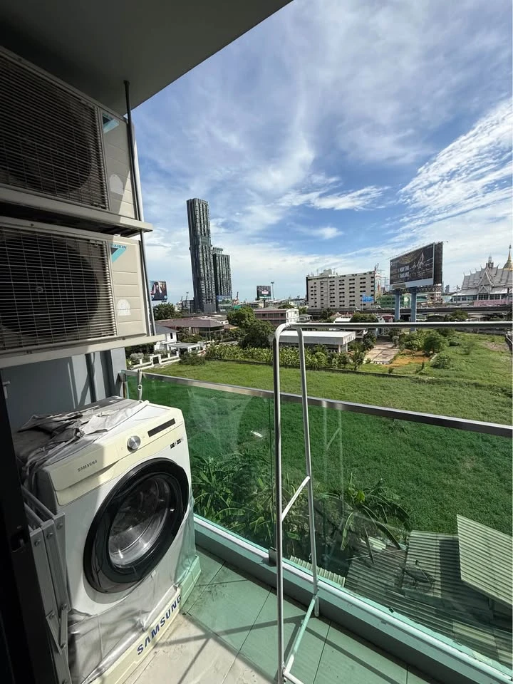 For rent: The Excel Hideaway Sukhumvit 50, spacious room, comfortable, good view, with amenities. Book now before you miss out!