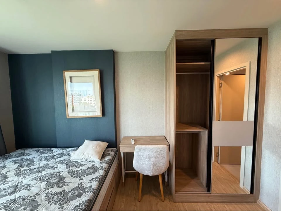 For rent: The Excel Hideaway Sukhumvit 50, spacious room, comfortable, good view, with amenities. Book now before you miss out!