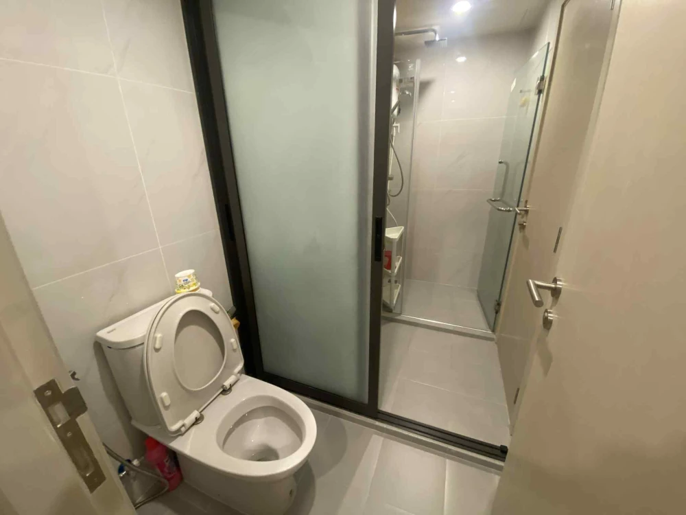 For rent: The Excel Hideaway Sukhumvit 50, 50 rooms, ready to move in, 7th floor, river view, great price, hurry and reserve.