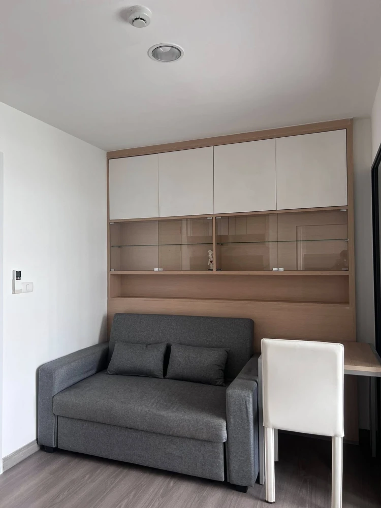 For rent: The Excel Khu Khot, Building C, 7th floor. Furniture as shown in the pictures, high-quality built-in fixtures. Don't miss this opportunity!