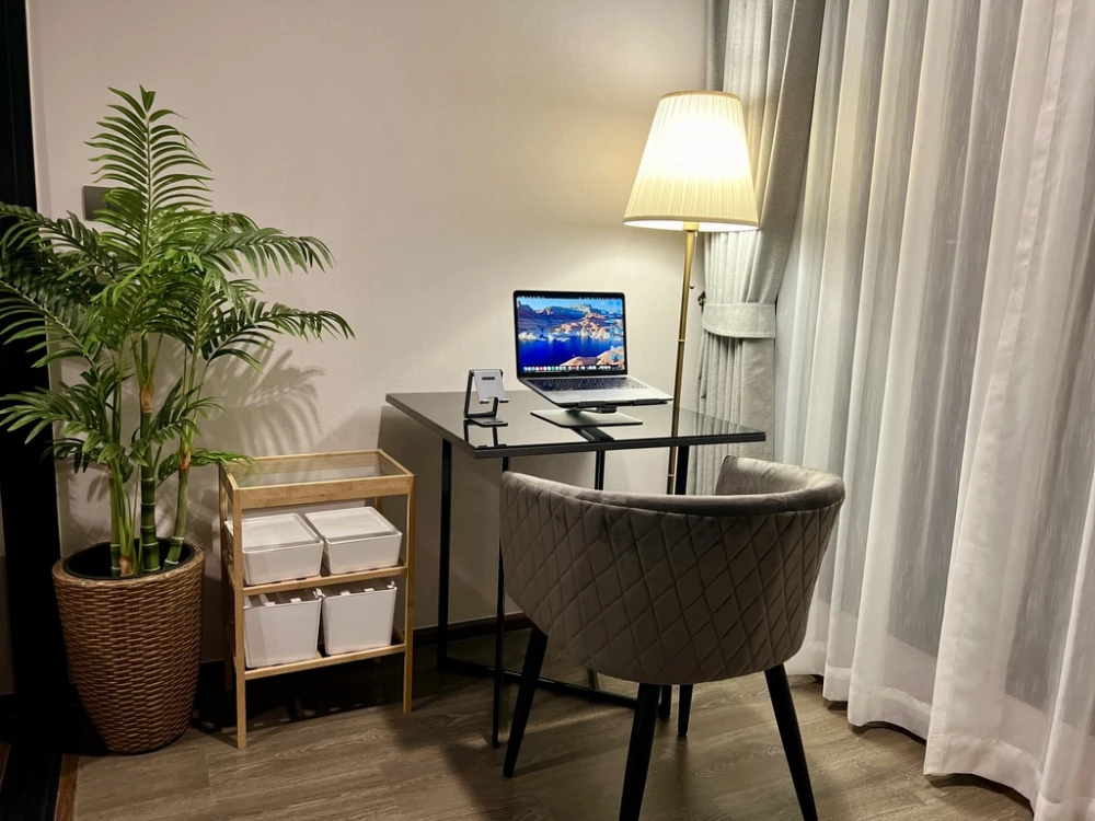 For rent: The Excel Ladprao-Sutthisan, 3rd floor room with swimming pool view, fully furnished and appliances, ready to move in, just bring your bags