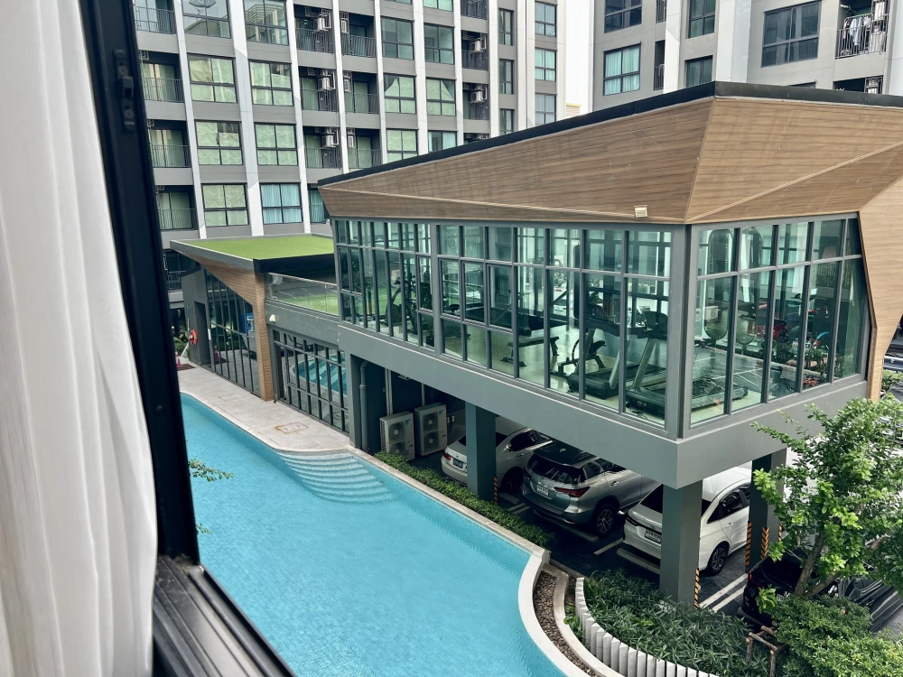 For rent: The Excel Ladprao-Sutthisan, 3rd floor room with swimming pool view, fully furnished and appliances, ready to move in, just bring your bags