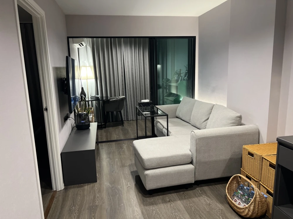 For rent: The Excel Ladprao-Sutthisan, 3rd floor room with swimming pool view, fully furnished and appliances, ready to move in, just bring your bags