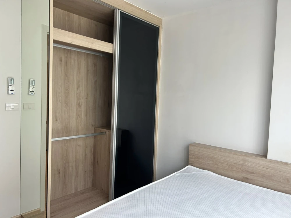For rent: The Excel Ratchada 18, fully furnished room with appliances. Just bring your bags and move in! Book now before it's too late!
