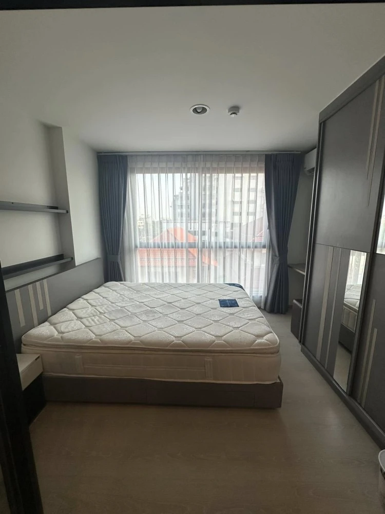 For rent: The Excel Udomsuk, 5th floor, partitioned room, comes with complete furniture and appliances. Reserve now, don't miss out.
