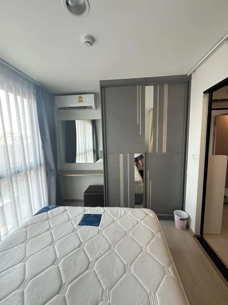 For rent: The Excel Udomsuk, 5th floor, partitioned room, comes with complete furniture and appliances. Reserve now, don't miss out.