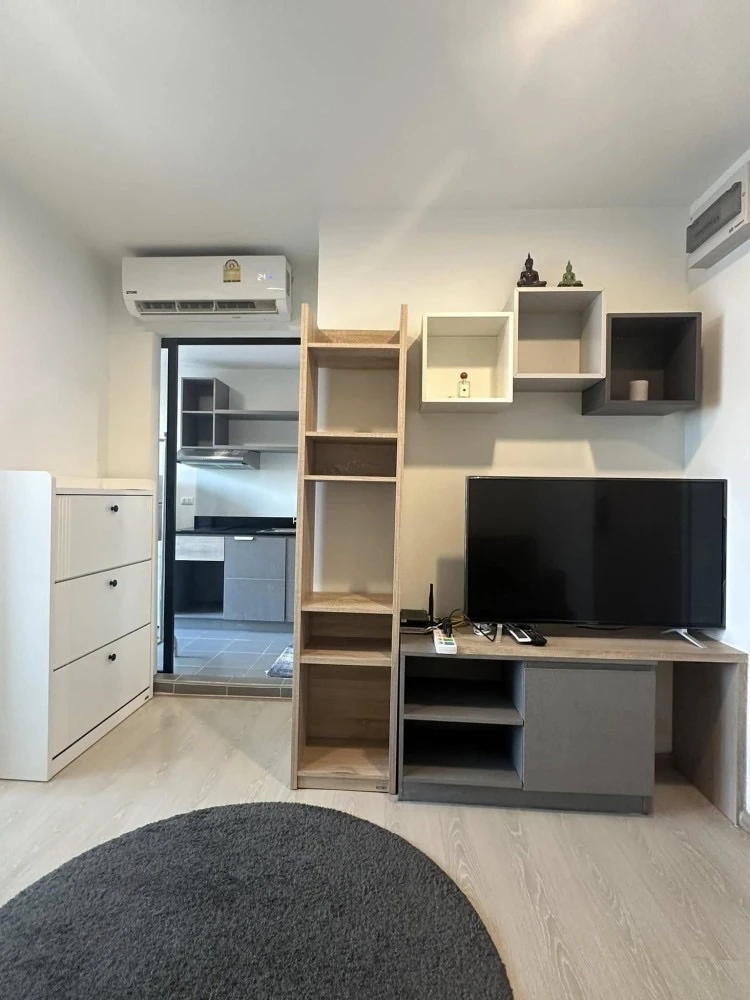 For rent: The Excel Udomsuk, 5th floor, partitioned room, comes with complete furniture and appliances. Reserve now, don't miss out.
