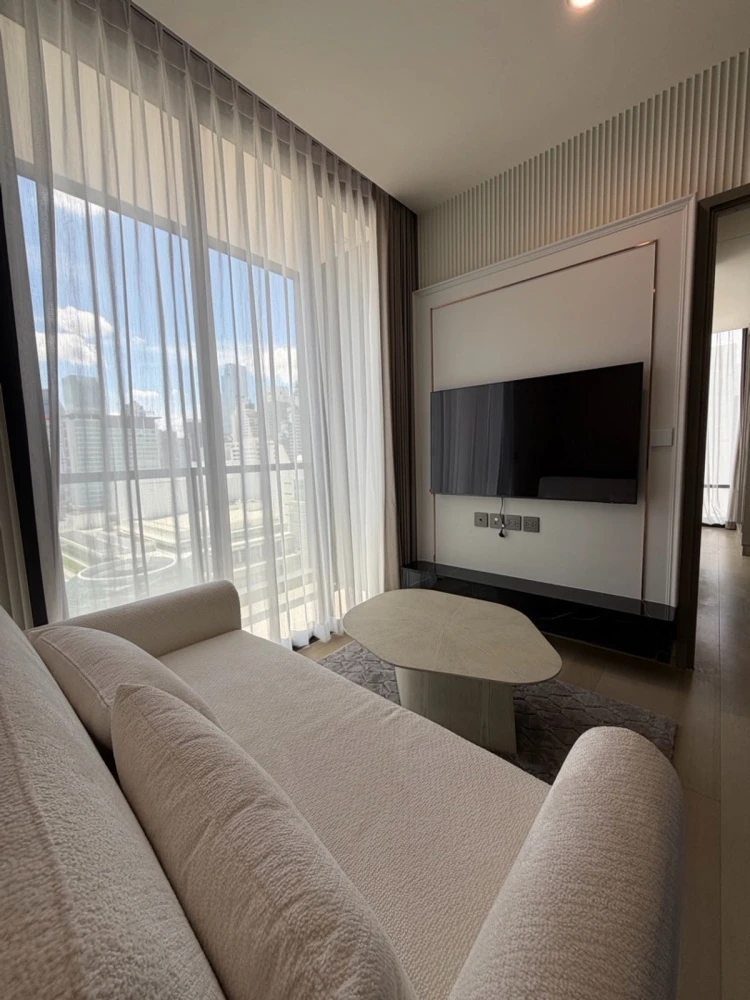 For rent: The Extro Phayathai-Rangnam, 10th floor, city view, fully furnished. Book now!