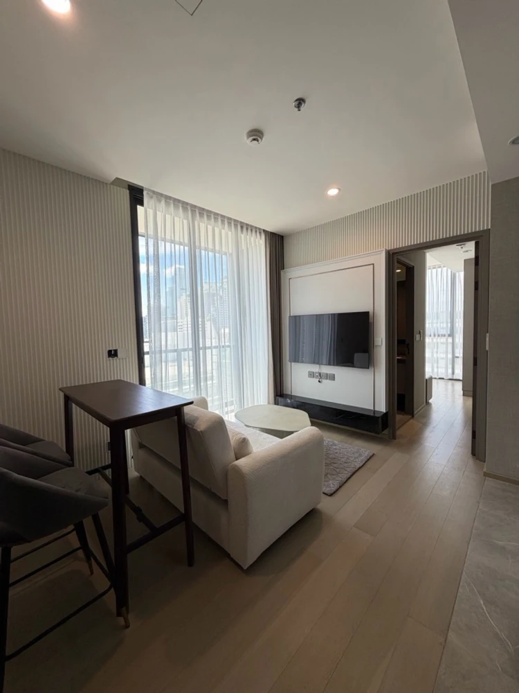 For rent: The Extro Phayathai-Rangnam, 10th floor, city view, fully furnished. Book now!