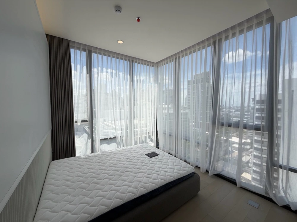 For rent: The Extro Phayathai-Rangnam, 10th floor, city view, fully furnished. Book now!
