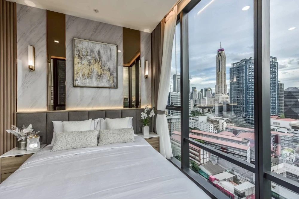 For rent: The Extro Phayathai-Rangnam, high floor unit, ready to move in, fully furnished, complete amenities. Book now, don't miss out!