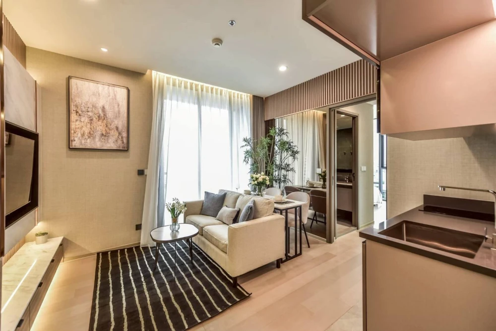 For rent: The Extro Phayathai-Rangnam, high floor unit, ready to move in, fully furnished, complete amenities. Book now, don't miss out!