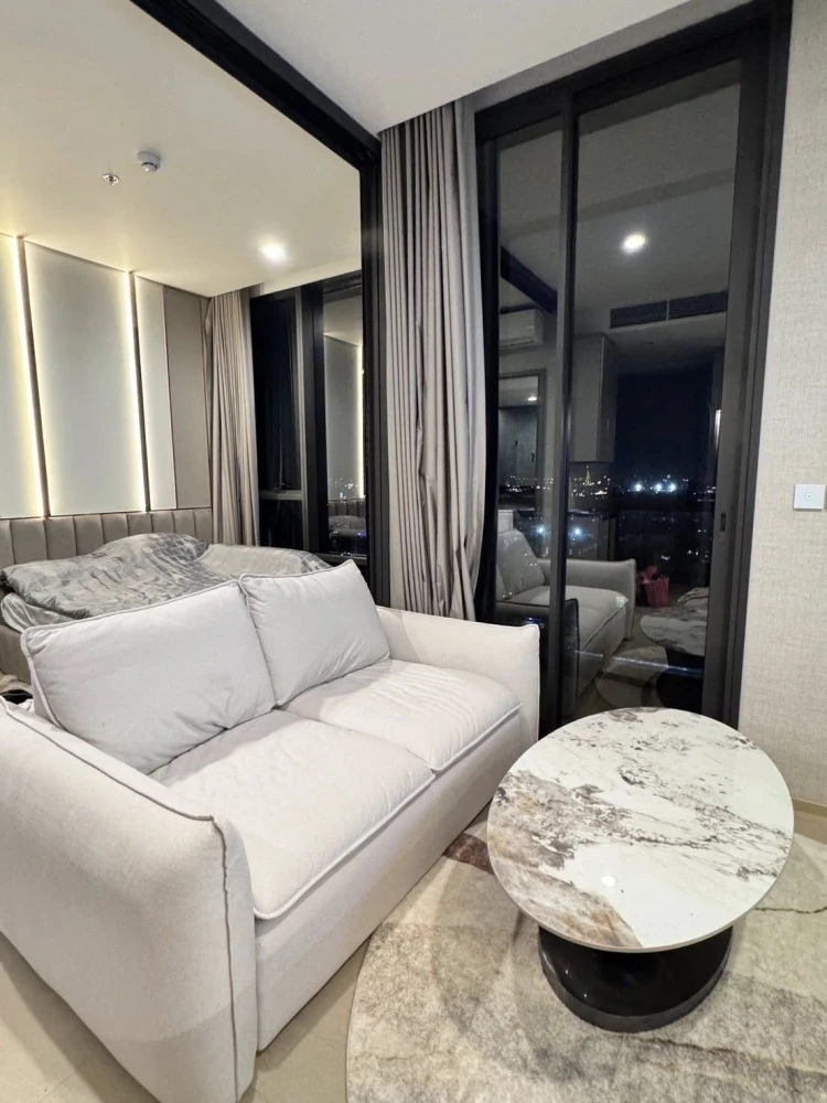 For rent: The Extro Phayathai-Rangnam, decorated in a theme, built-in furniture, King Power view from a high floor. Can you not book it?