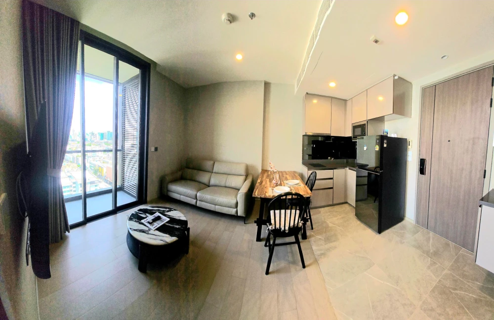 For rent: The Extro Phayathai-Rangnam, fully furnished unit, ready to move in. Book now!