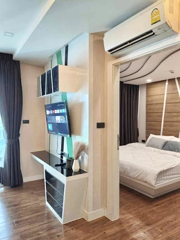 For rent: The Feelture Pattaya, 5th floor, pool view, fully furnished, reserve now, don't miss out, hurry!