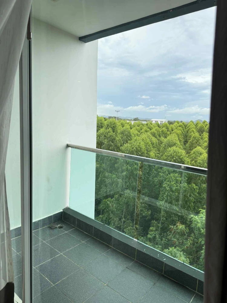 For rent: The Feelture Pattaya, 7th floor, natural view, no buildings blocking, private, beautiful room, fully furnished, reserve now.