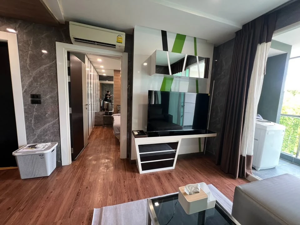 For rent: The Feelture Pattaya. Nice, fully furnished room. Book now! (Quickly!)