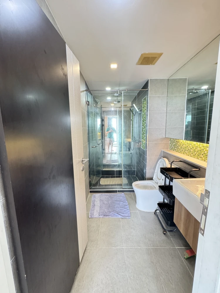 For rent: The Feelture Pattaya, corner room with privacy, plenty of usable space, good location, complete amenities. Hurry and reserve now!