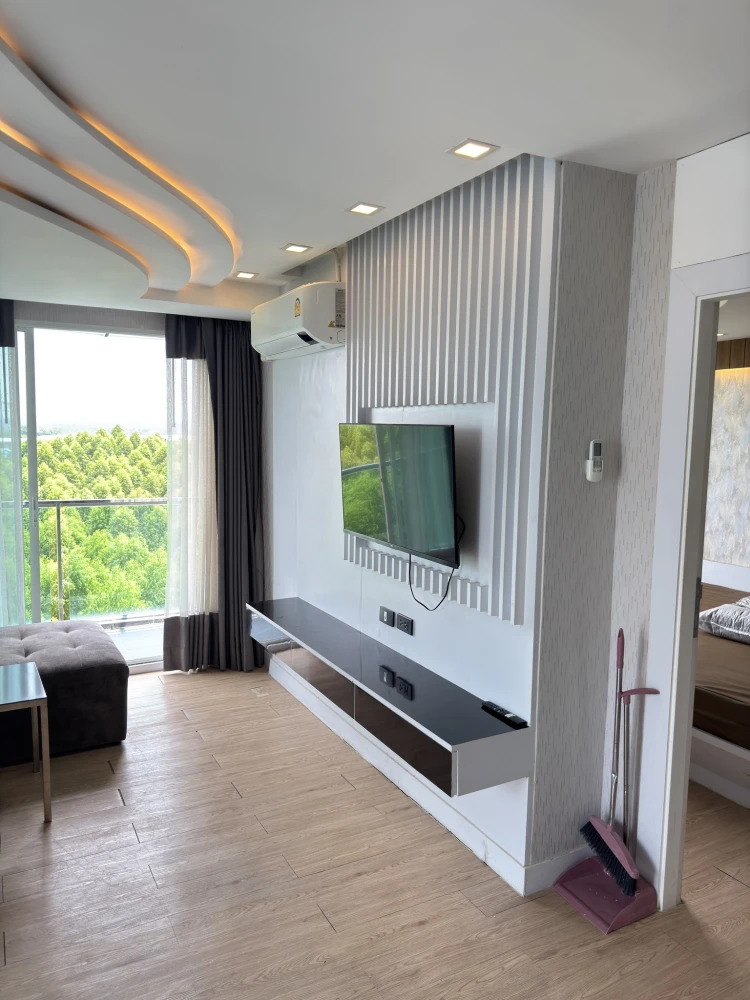 For rent: The Feelture Pattaya, corner room with privacy, plenty of usable space, good location, complete amenities. Hurry and reserve now!