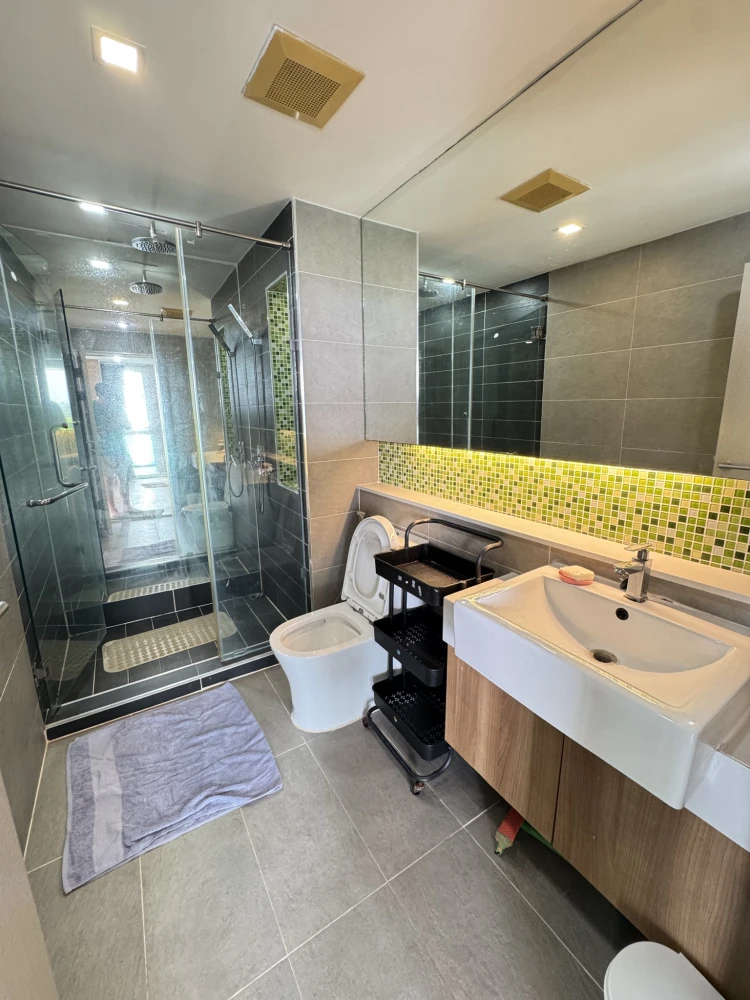 For rent: The Feelture Pattaya, corner room with privacy, plenty of usable space, good location, complete amenities. Hurry and reserve now!
