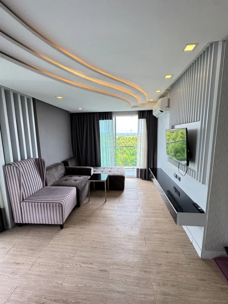 For rent: The Feelture Pattaya, corner room with privacy, plenty of usable space, good location, complete amenities. Hurry and reserve now!