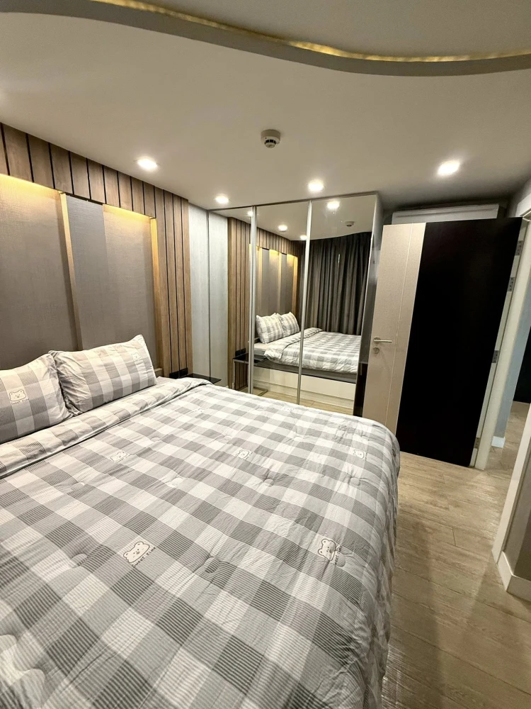 For rent: The Feelture Pattaya. Beautifully decorated room with high-quality built-in wall units in a prime location. Don't miss out!
