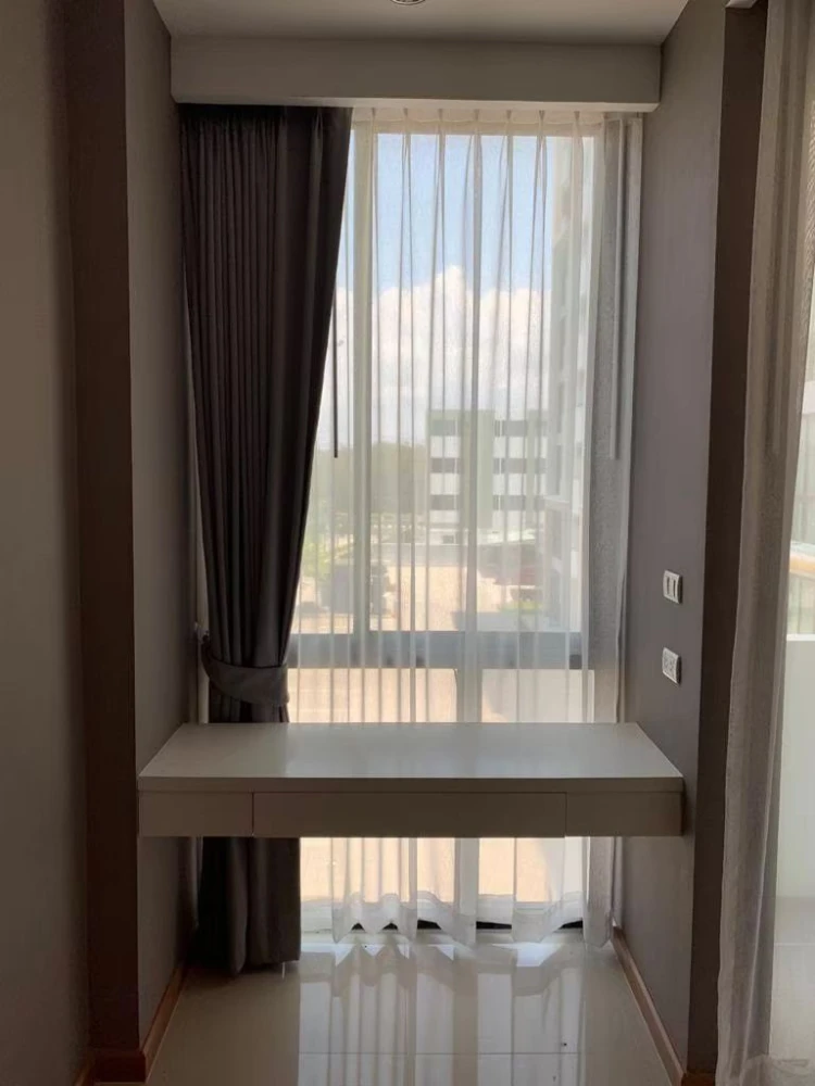 For rent: The Green Boulevard, divided into separate rooms, with a view overlooking the swimming pool, meeting all your needs.