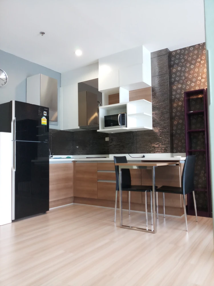 Hotel Serviced rooms for rent, fully furnished, move-in ready. Book now!