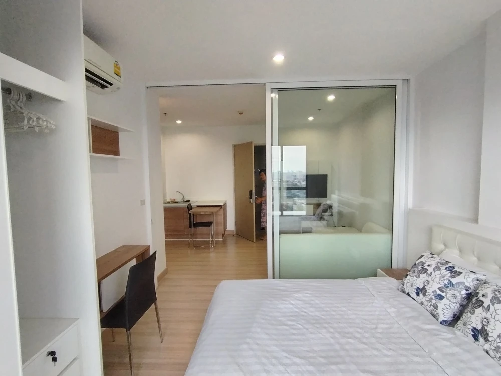 ให้เช่า The​ Hotle​ Condominium ห้องกั้นแยกอย่างดี แบ่งโซนลงตัว ราคาคุ้ม มาจองได้แล้ววันนี้