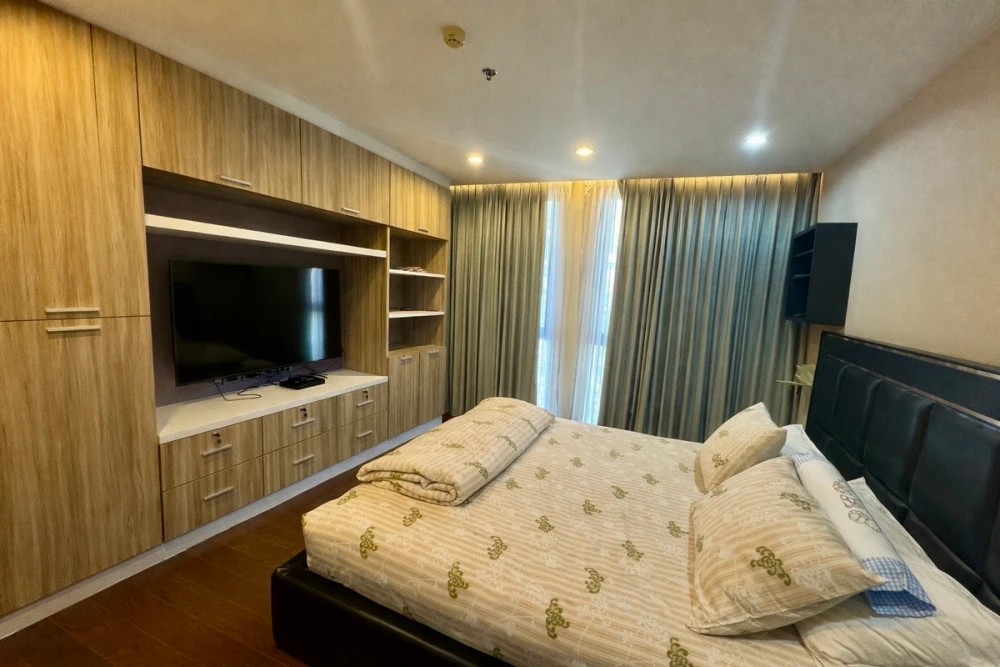 7 fully furnished apartments for rent at The Hudson Sathorn. Comfortable and ready to move in. Book now! Don't miss out! Act fast!
