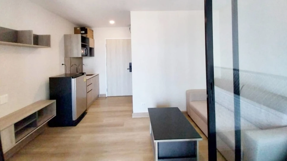 For rent: The Indeed Condo Amata, 5th floor, partitioned room, fully furnished, reserve now!