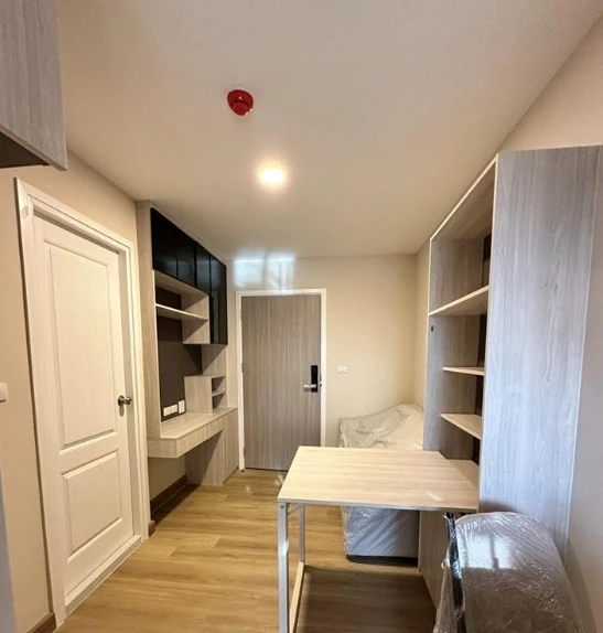 For rent: The Indeed Condo Amata, 5th floor, nice room, fully furnished, interested, reserve now, urgent.
