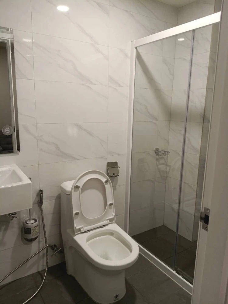 For rent: The Indeed Condo Amata, 8th floor, pool view, fully furnished, nice to live in, reserve now, hurry!