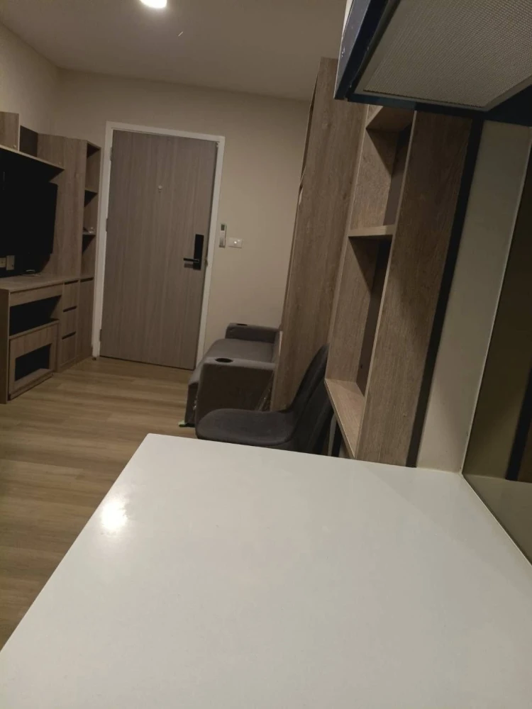 For rent: The Indeed Condo Amata, 8th floor, pool view, fully furnished, nice to live in, reserve now, hurry!