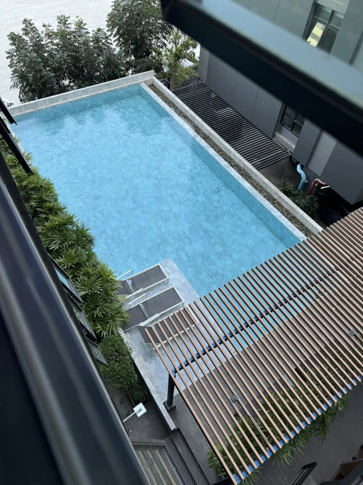 For rent: The Indeed Condo Amata, 5th floor unit. Great location, fully furnished. Book now!