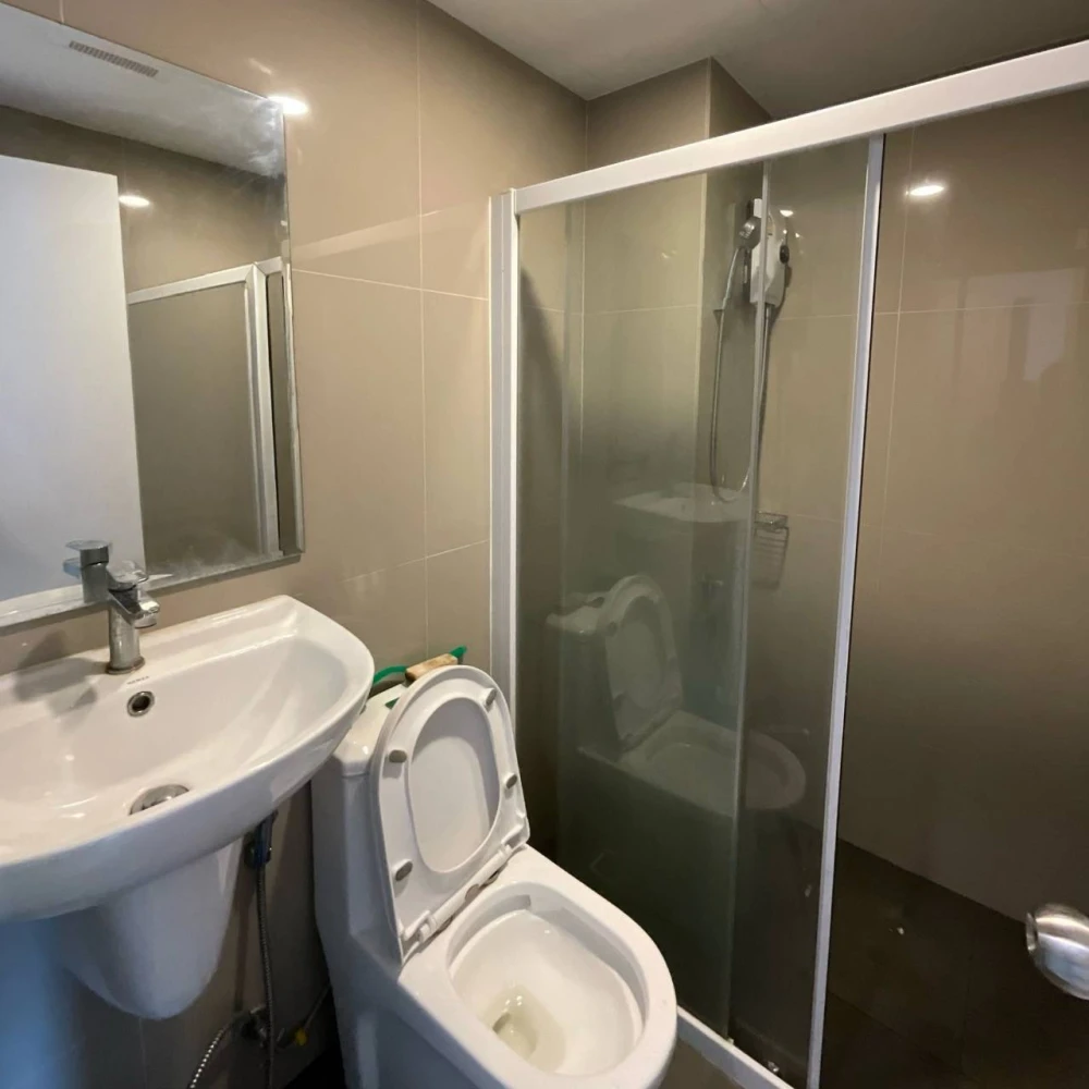 For rent: The Indeed Condo Amata. Ready to move in, affordable price, complete amenities. Book now!