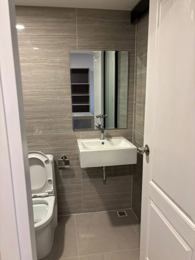 For rent: The Indeed Condo Amata, ready to move in, fully furnished, just bring your bags and come. Book now!