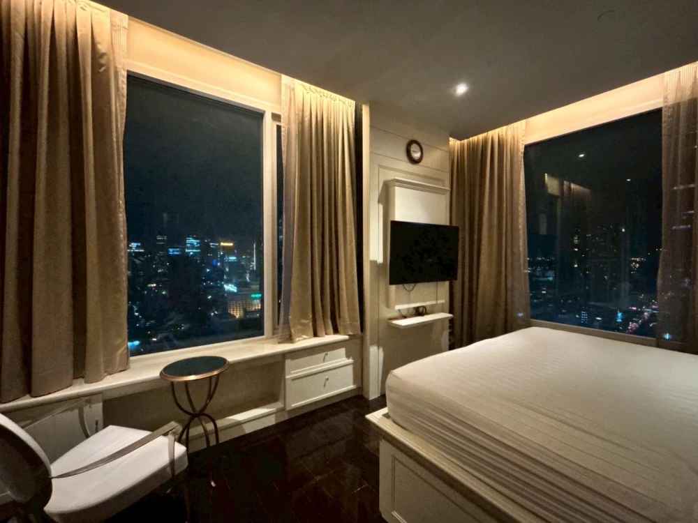 For rent: The Infinity, 30th floor, spacious room, luxurious, beautiful view both day and night, don't miss it.