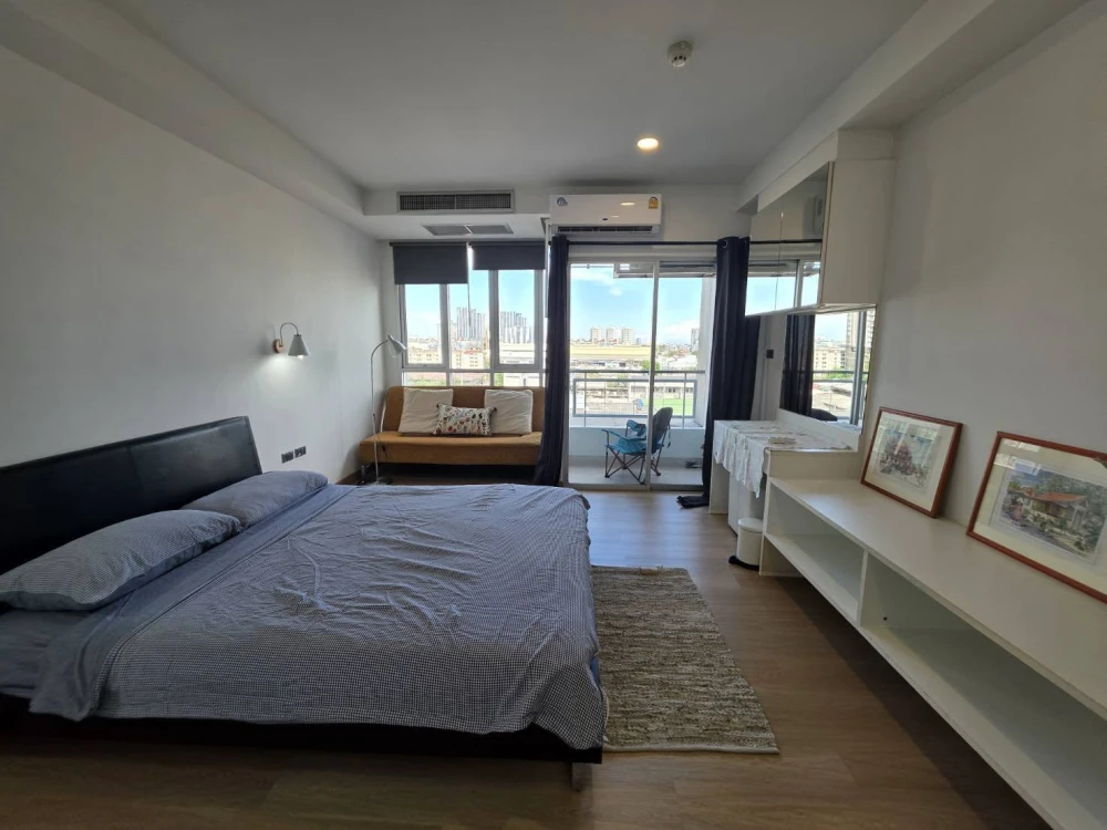 For rent: The Inspire Place ABAC Rama 9. Ready to move in, fully furnished with appliances. Great price! Book now!