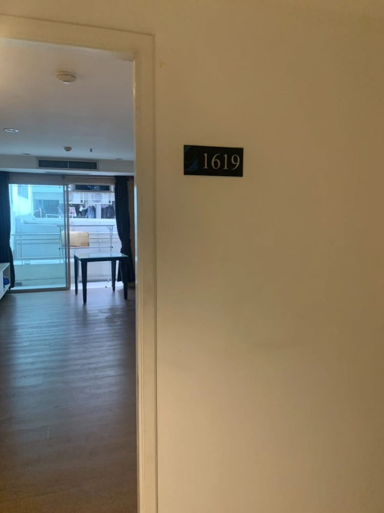 For rent: The Inspire Place ABAC Rama 9. Spacious and comfortable room with ample living space. Great value! Book now, don't miss this opportunity!