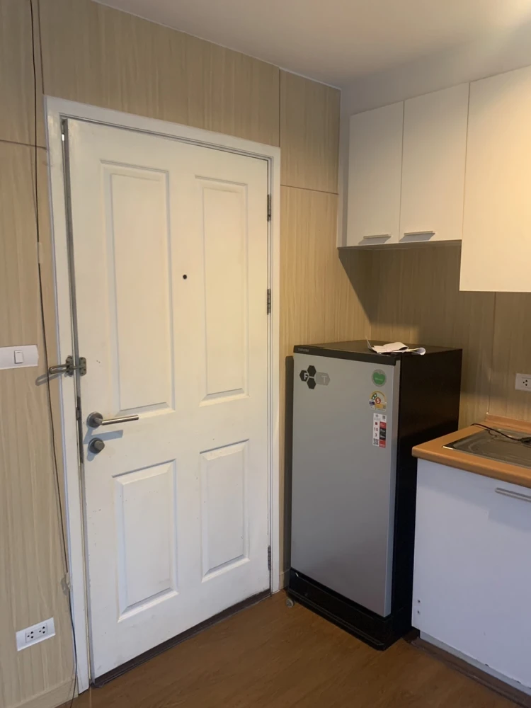 For rent: The Inspire Place ABAC Rama 9. Spacious and comfortable room with ample living space. Great value! Book now, don't miss this opportunity!
