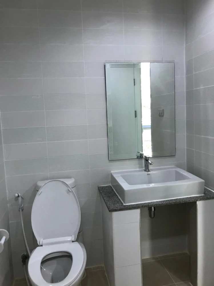 For rent: The IRIS Rama 9-Srinakarin, 2nd floor, fully furnished, ready to move in, reserve now, hurry!