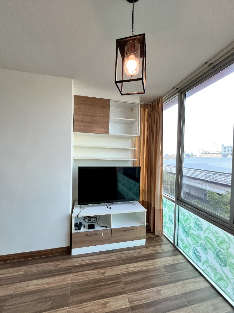 For rent: The IRIS Rama 9-Srinakarin, 5th floor, fully furnished, very livable. Book now!