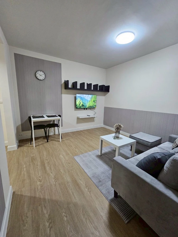 For rent: The IRIS Rama 9-Srinakarin, spacious room, decorated in a controlled tone, complete with electrical appliances. Don't miss it.